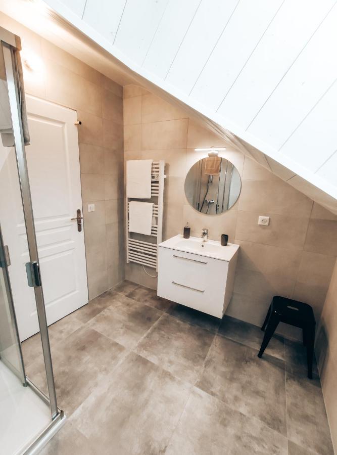 Appartement Le Verdi-à côté de GENEVE-Calme-CONFORTABLE-WIFI-Parking à Neydens Extérieur photo